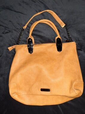 Steve Madden Tan Tote Handbag Large Shoulder Carryon Bag Metal Accents Unisex